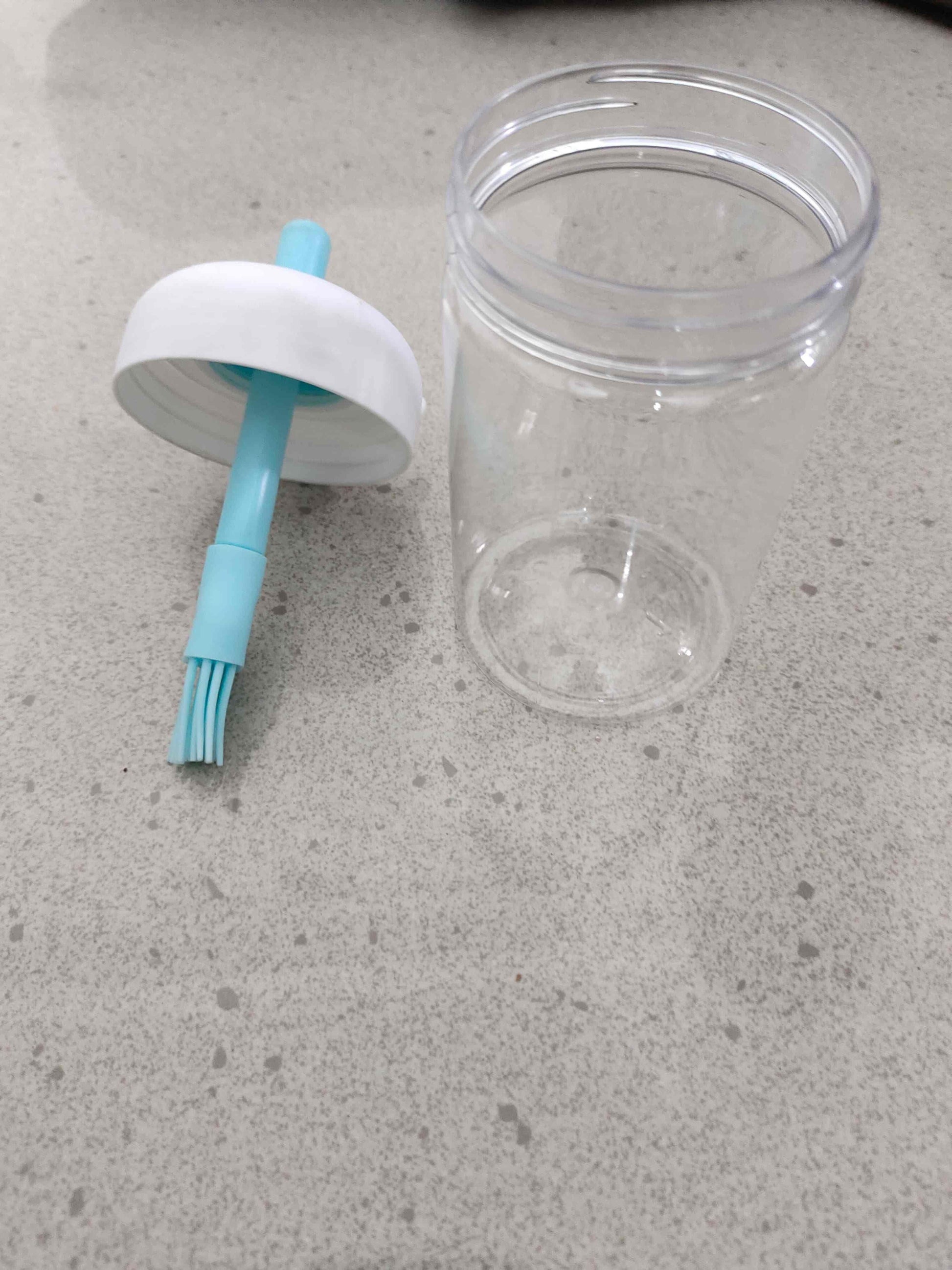 {{ product.title }} – UrbanZora